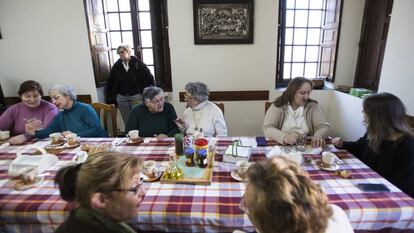 Participantes no projeto para combater a solidão no convento de San Francisco de Betanzos (La Coruña)