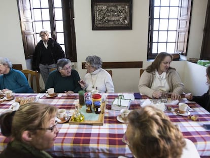Participantes no projeto para combater a solidão no convento de San Francisco de Betanzos (La Coruña)
