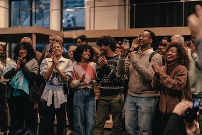 El elenco de Buena Vista Social Club tras su primer ensayo para el musical homónimo en Broadway.