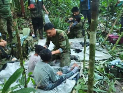 Los cuatro menores rescatados tras pasar 39 días en la selva en Colombia. FUERZAS MILITARES DE COLOMBIA
11/06/2023