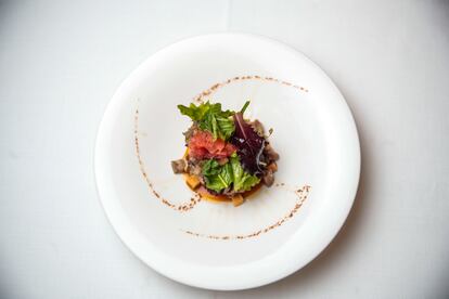 Ensalada de manos de oreja y morro, del restaurante Villoldo, en Madrid.