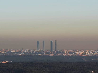 Nube de poluci&oacute;n sobre Madrid.