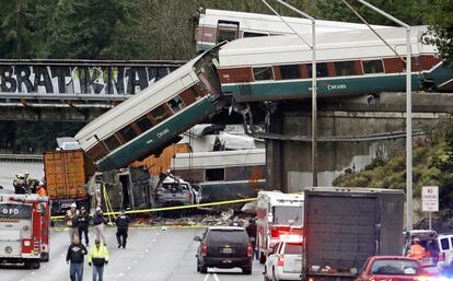Un tren de alta velocidad que inauguraba su ruta entre Seattle y Portland descarriló el 19 de diciembre en DuPont, Washington.