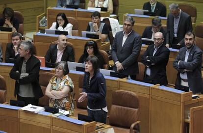 Los diputados del BNG protestan en el parlamento 