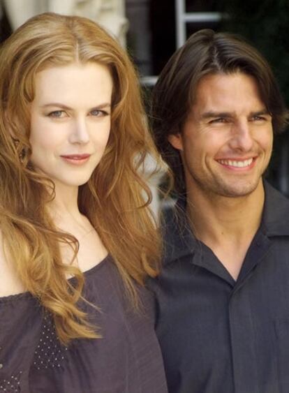 Nicole Kidman y Tom Cruise en París durante una rueda de prensa en el año 1999