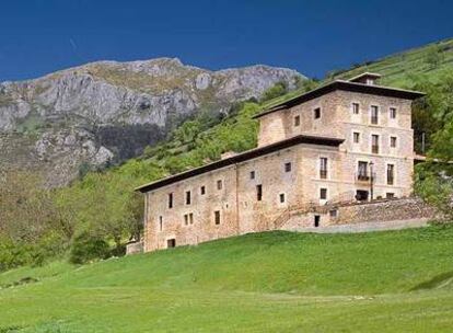 El palacio Rubianes, en la falda del macizo del Sueve, en Piloña (Asturias), es uno de los nuevos fichajes del sello de calidad Rusticae.