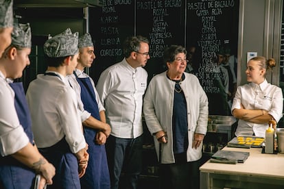 Paco Morales y Rosa Tovar, antes del servicio de comida.