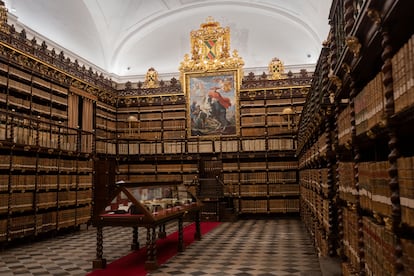 Interior de la Biblioteca Histórica de Santa Cruz, en Valladolid.