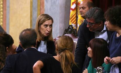 La presidenta del Congreso, Ana Pastor, en la votación para la elección de miembros del Consejo de Administración de RTVE.