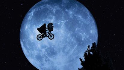 Foto promocional de 'E.T.', el clásico de Spielberg.