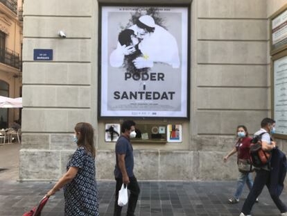 Cartel de la obra 'Poder i santitat' en el Teatro Principal de Valencia.