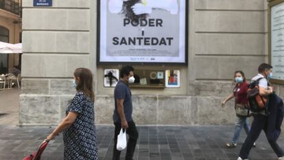 Cartel de la obra 'Poder i santitat' en el Teatro Principal de Valencia.