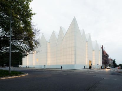 Façana de la nova Filharmònica de Szczecin (Polònia), obra del taller barceloní Barozzi Veiga.