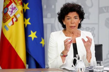 La ministra de Educación y Formación Profesional, Isabel Celaá, durante la rueda de prensa posterior a la reunión del Consejo de Ministros, este viernes en Moncloa. 