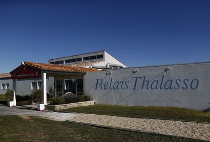 Entrada a la zona de relax y gimnasio del complejo donde se aloja la selección española.