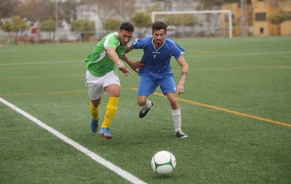 Hicham la temporada pasada en un partido con Alma de África.