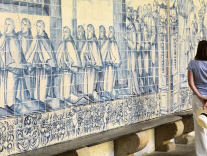 Azulejos en el claustro de la catedral de Viseu, al norte de Portugal. 