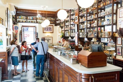 Taberna La Dolores, un clásico del Barrio de las Letras.