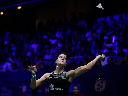 Carolina Marín, durante la final femenina del Abierto de Francia de Bádminton, en París este domingo.