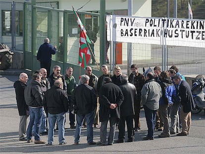 Fin de la protesta ante Iparlat de Urnieta