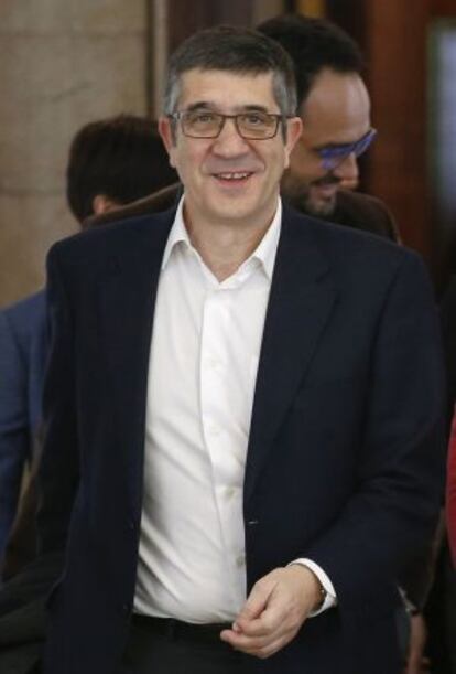 Un acord del PSOE amb Ciutadans facilita que Patxi López (a la imatge) presideixi el Congrés dels Diputats.