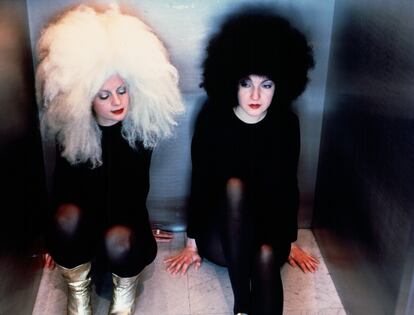 'Itziar y Ana Laura', 2000, una de las imágenes de la exposición 'Arco. Recorridos fotográficos'.
