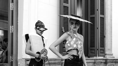 Desfile de estudiantes. Proyecto ‘ArteFest. La moda en el punto de mira’. Centro Cívico la ‘Casa de las Sirenas’.