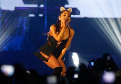 Ariana Grande, en un concert el 2015.