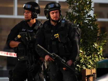 Cordón policial en la estación de metro de Parsons Green, en Londres.