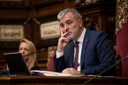 El alcalde de Barcelona, Jaume Collboni, en el pleno municipal.