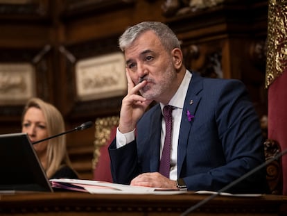 El alcalde de Barcelona, Jaume Collboni, en el pleno municipal.