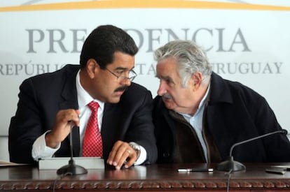 Nicol&aacute;s Maduro y Jos&eacute; Mujica, durante la conferencia de prensa.