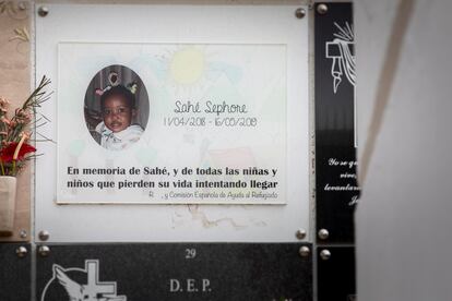 Lápida de bebé Sahé Sephora Penielle, de 13 meses, en Vecindario, en el municipio grancanario de Santa Lucía de Tirajana.
