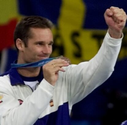 Urdangarin luce su medalla de bronce en Sydney 2000.