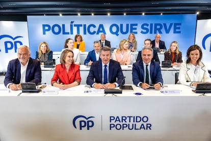 Feijóo reabre el debate sobre el rumbo ideológico del PP