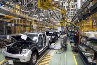 Interior de la fábrica de Nissan Motor Ibérica en la Zona Franca de Barcelona. EFE/Archivo