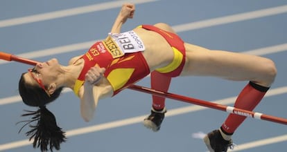 Ruth Beitia durante uno de sus saltos en la final de salto de altura. 