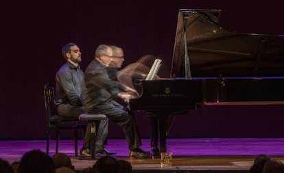 Alexander Lonquich durante la interpretación de la Sonata de Charles Ives.
