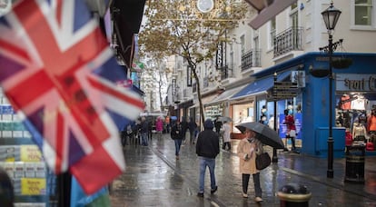 Vida cotidiana en una calle de Gibraltar