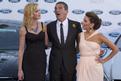 Melanie Griffith, Antonio Banderas y Eva Longoria, anoche en Marbella.