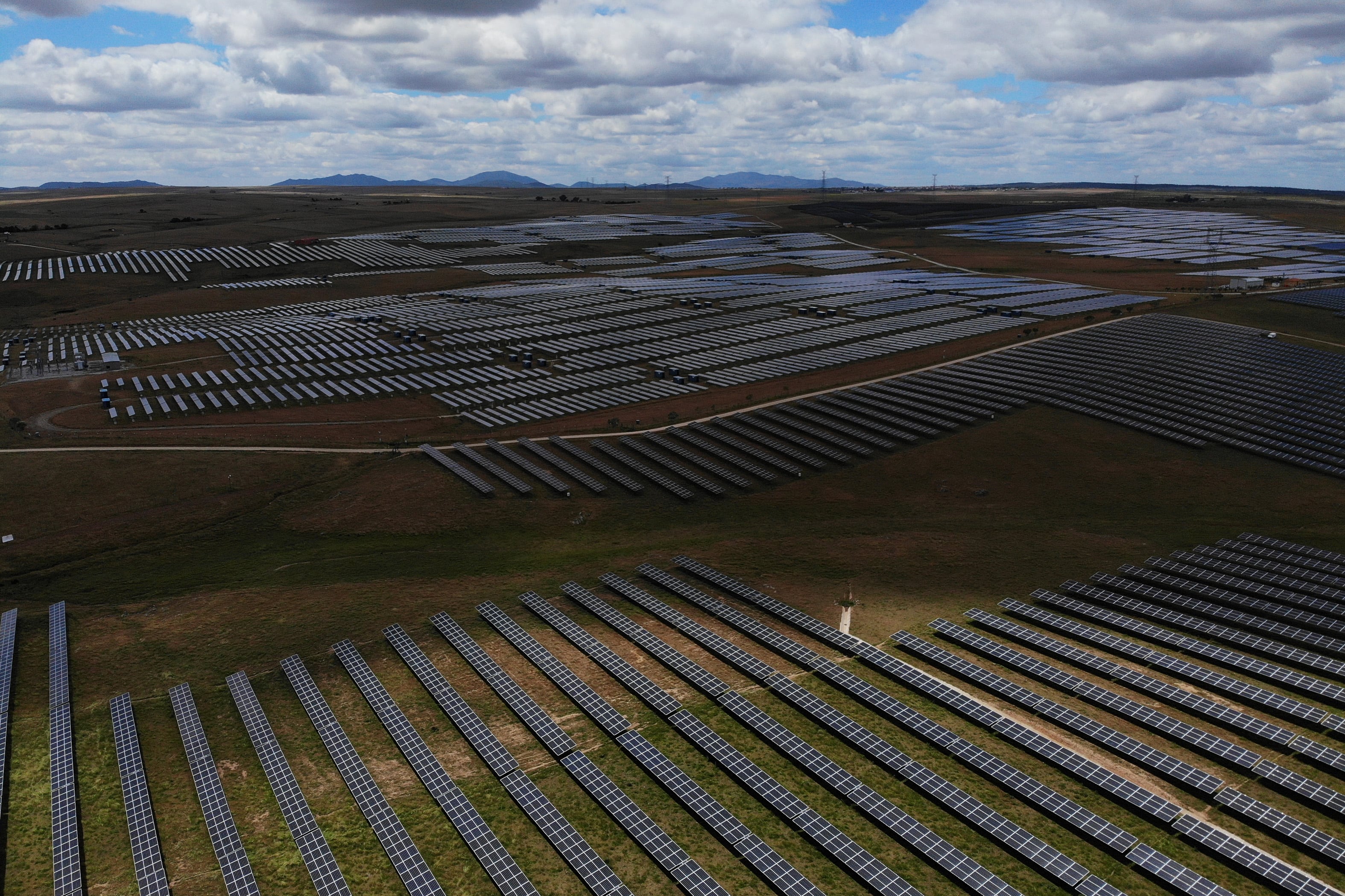 España envía a Bruselas el nuevo plan climático que promete que el 81% de la electricidad será renovable en 2030