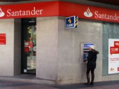 El banco Santander también defiende el rojo