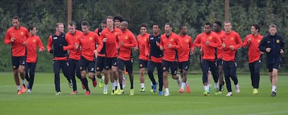 Los jugadores del Manchester United, en el entrenamiento previo al partido ante el Shakhtar.