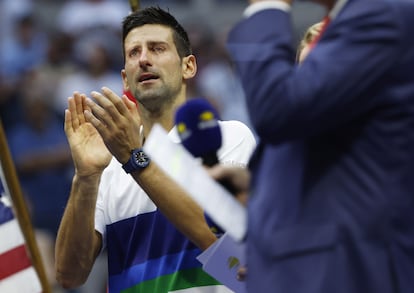 Novak Djokovic durante la ceremonia final, en el pista Arthur Ashe de Nueva York.