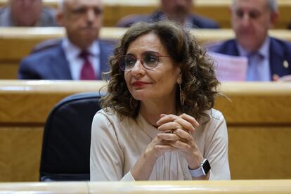 La vicepresidenta primera y ministra de Hacienda, María Jesús Montero, en la sesión del Pleno del Senado de este martes.