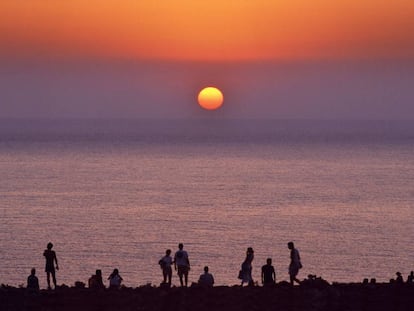 Puesta de sol junto al faro de Barbaria, en Formentera.