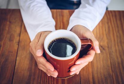 Una taza de café.