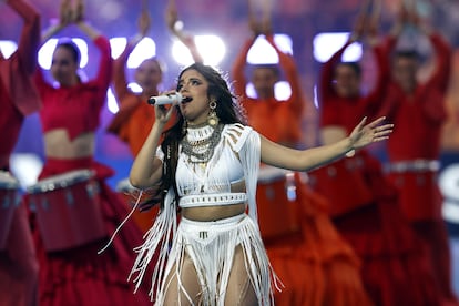 Camila Cabello durante su actuación en la final de la Copa de Europa entre el Real Madrid y el Liverpool en París, el 28 de mayo. 