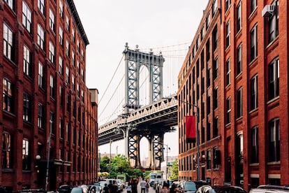 Puente de Manhattan desde una calle del barrio de Dumbo, uno de los puntos más fotografiados de Brooklyn.