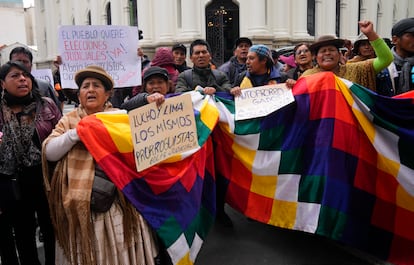 Simpatizantes del expresidente Evo Morales protestan por la ampliación del mandato de los jueces electos y exigen nuevas elecciones judiciales en La Paz, el 29 de enero de 2024.